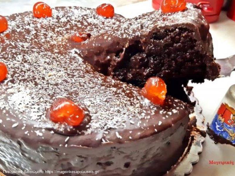 Νηστίσιμο κέικ σοκολάτας χωρίς μίξερ με επικάλυψη σοκολάτας